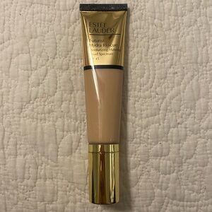 Estee Lauder Futurist Hydra Rescue Shade 2N1 Desert Beige NWOT